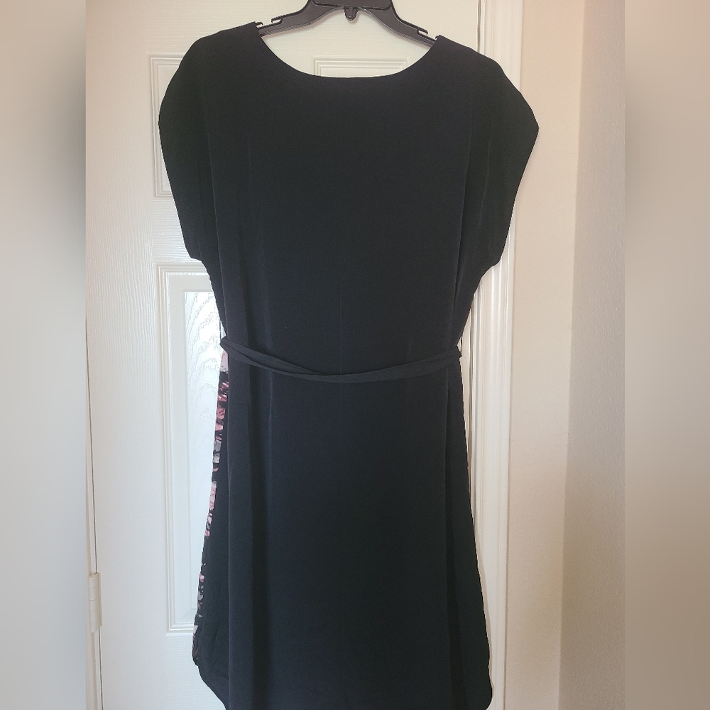 Belted Graphic Shirt Dress - Picture 2 of 4